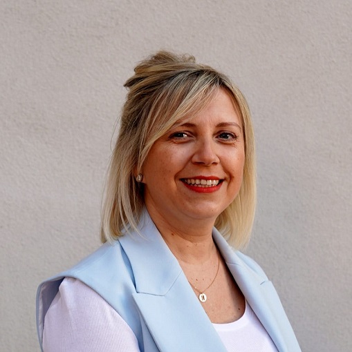Dñª. Nuria Benito Lázaro